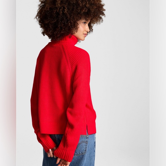 VS Pink Varsity Chunky Turtleneck Sweater In Red Pepper Size M NWT❤️❤️ - Picture 2 of 7